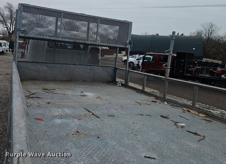 image for item EI8828 2017 Mitsubishi Fuso Canter FE160 Crew Cab flatbed truck