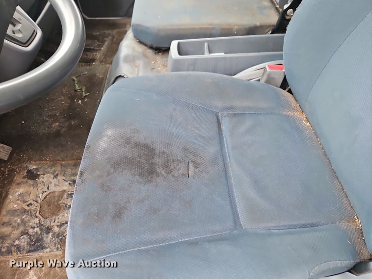 image for item EI8828 2017 Mitsubishi Fuso Canter FE160 Crew Cab flatbed truck