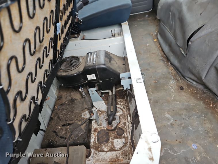 image for item EI8828 2017 Mitsubishi Fuso Canter FE160 Crew Cab flatbed truck