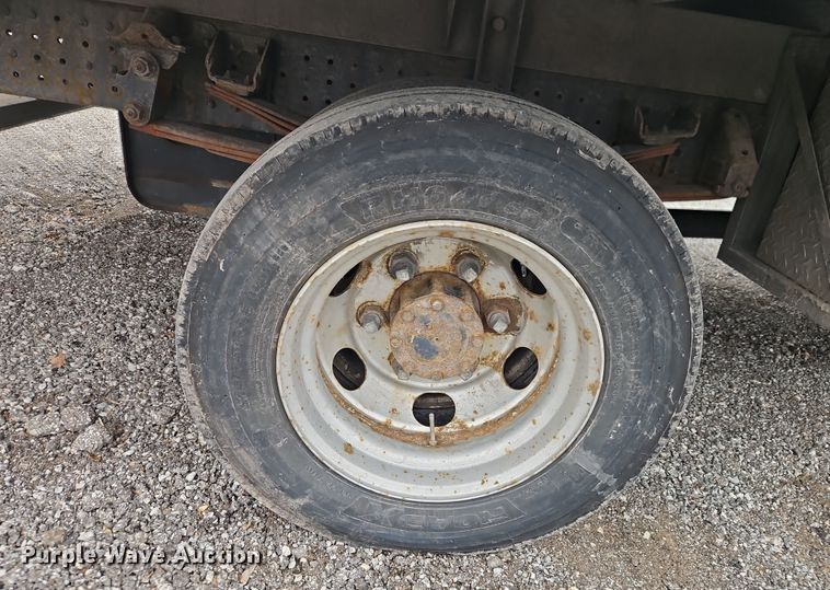 image for item EI8828 2017 Mitsubishi Fuso Canter FE160 Crew Cab flatbed truck