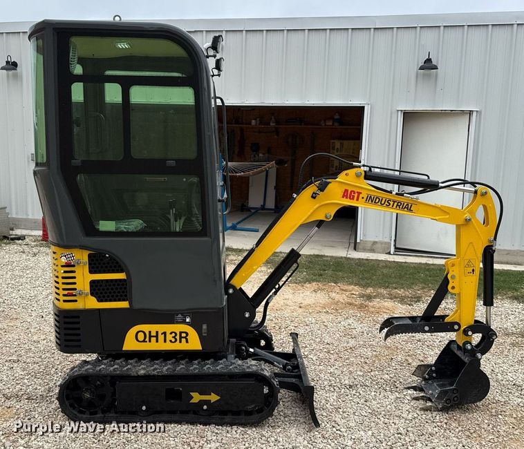 image for item EJ3432 2024 AGT QH13R mini excavator