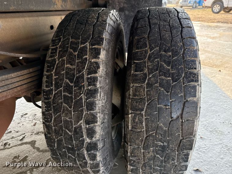 image for item EJ3475 2012 Chevrolet Silverado 3500HD dump bed pickup truck