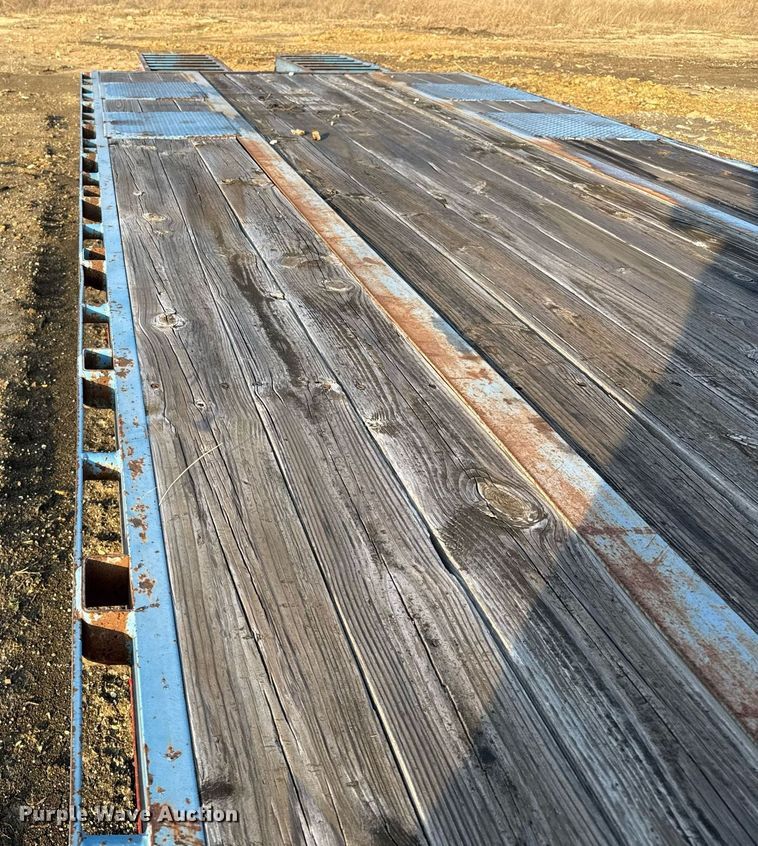 image for item EJ3476 2010 Pro-Trak P-25-20 equipment trailer