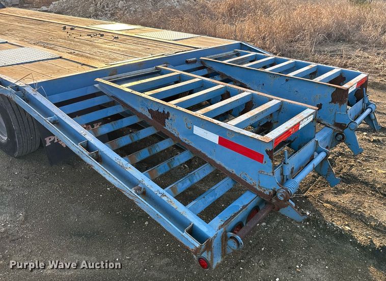 image for item EJ3476 2010 Pro-Trak P-25-20 equipment trailer