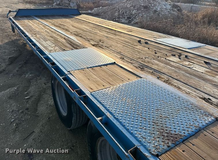 image for item EJ3476 2010 Pro-Trak P-25-20 equipment trailer