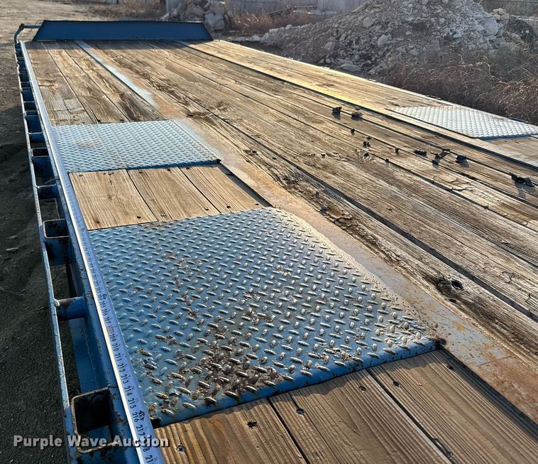 image for item EJ3476 2010 Pro-Trak P-25-20 equipment trailer