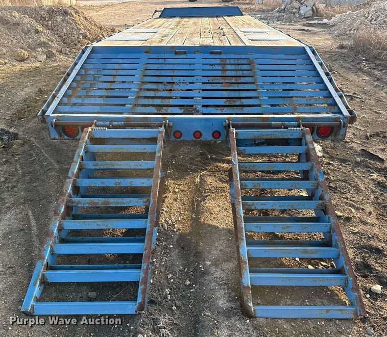 image for item EJ3476 2010 Pro-Trak P-25-20 equipment trailer