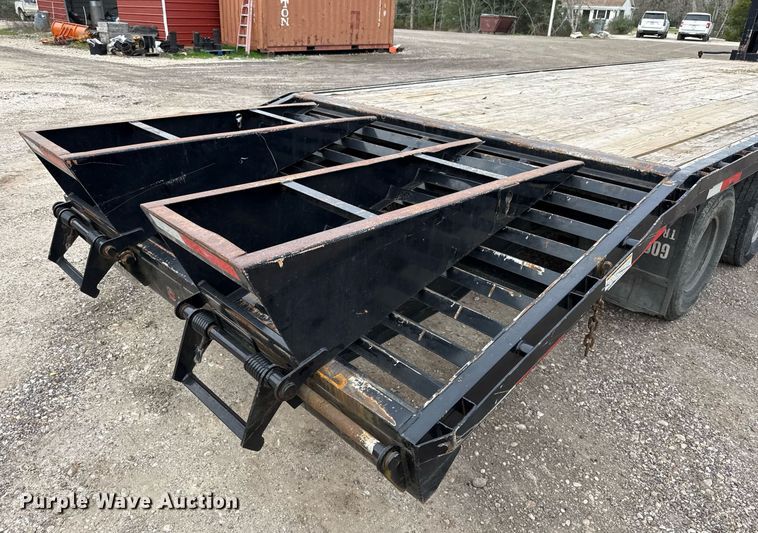 image for item EJ3477 2018 Gooseneck Trailers 18-29x102 equipment trailer