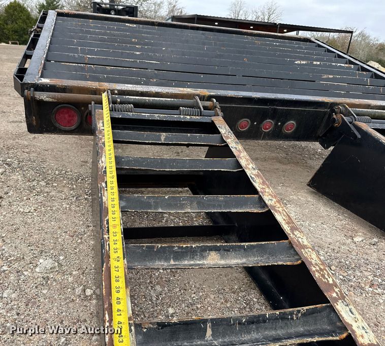 image for item EJ3477 2018 Gooseneck Trailers 18-29x102 equipment trailer