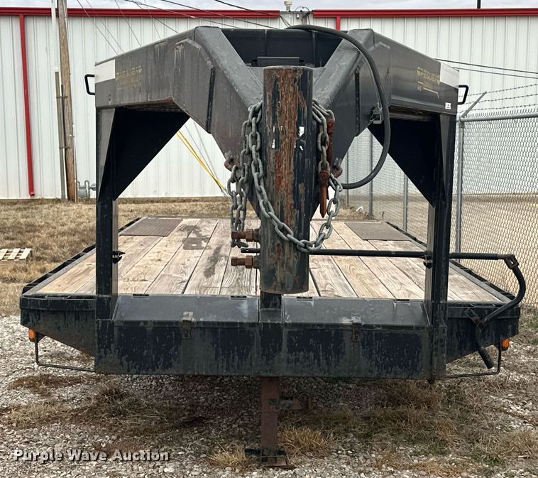 image for item EK0358 2008 Pequea G-10 equipment trailer