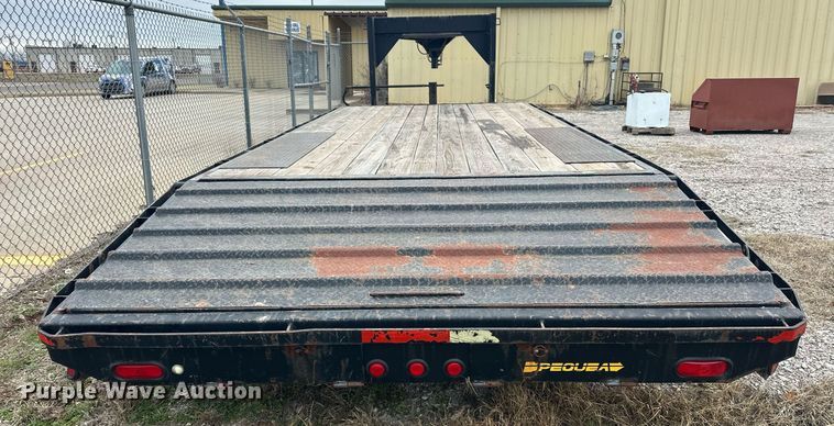 image for item EK0358 2008 Pequea G-10 equipment trailer