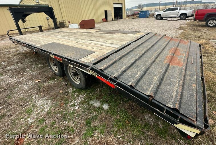 image for item EK0358 2008 Pequea G-10 equipment trailer