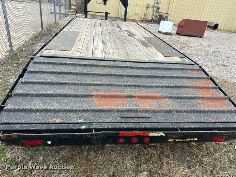 image for item EK0358 2008 Pequea G-10 equipment trailer