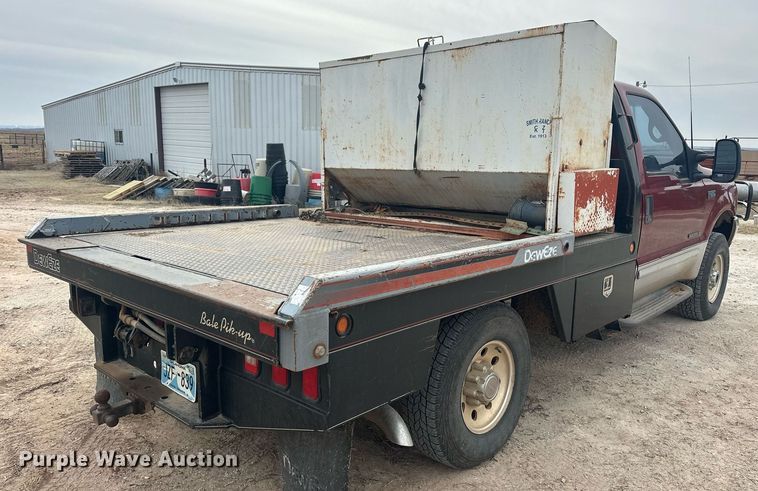 image for item EK0367 2001 Ford F250 Super Duty bale bed pickup truck