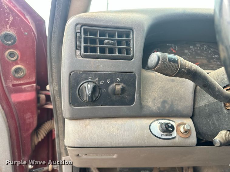 image for item EK0367 2001 Ford F250 Super Duty bale bed pickup truck