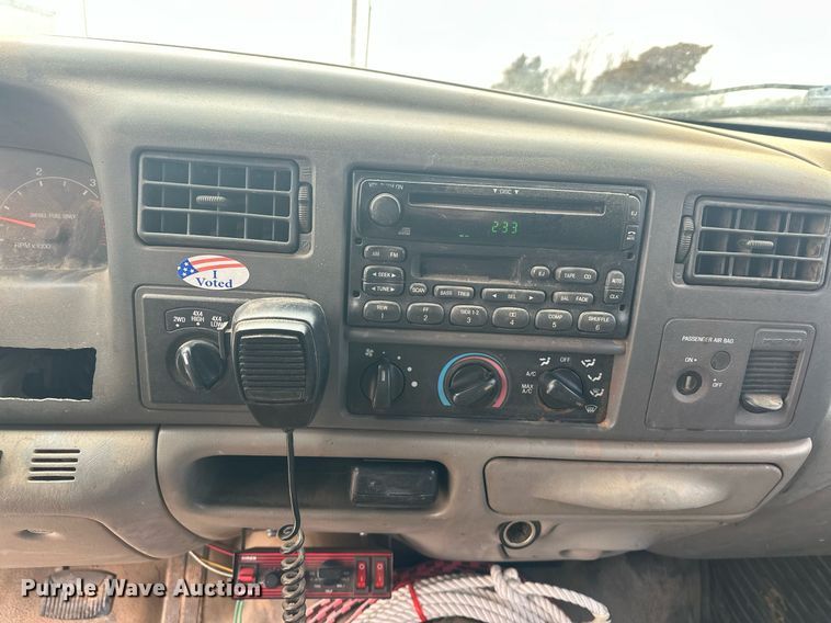 image for item EK0367 2001 Ford F250 Super Duty bale bed pickup truck