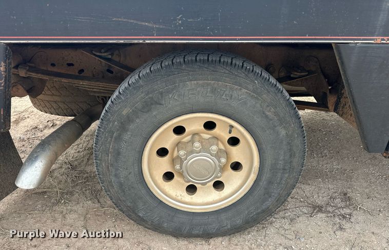 image for item EK0367 2001 Ford F250 Super Duty bale bed pickup truck