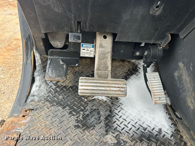 image for item EK0371 2015 Genie GTH-1056 telehandler