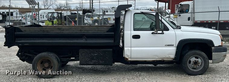 image for item EK2597 2005 Chevrolet Silverado 3500 dump bed pickup truck