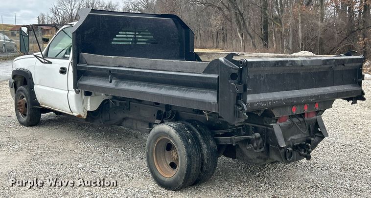 image for item EK2597 2005 Chevrolet Silverado 3500 dump bed pickup truck