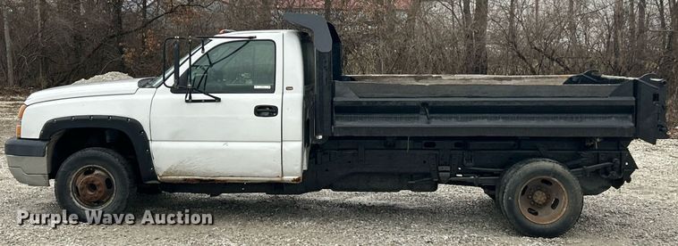 image for item EK2597 2005 Chevrolet Silverado 3500 dump bed pickup truck