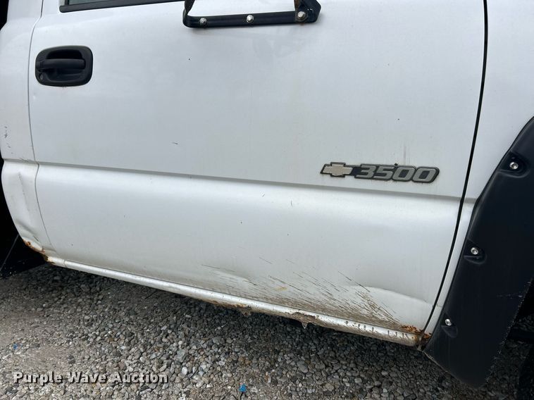 image for item EK2597 2005 Chevrolet Silverado 3500 dump bed pickup truck