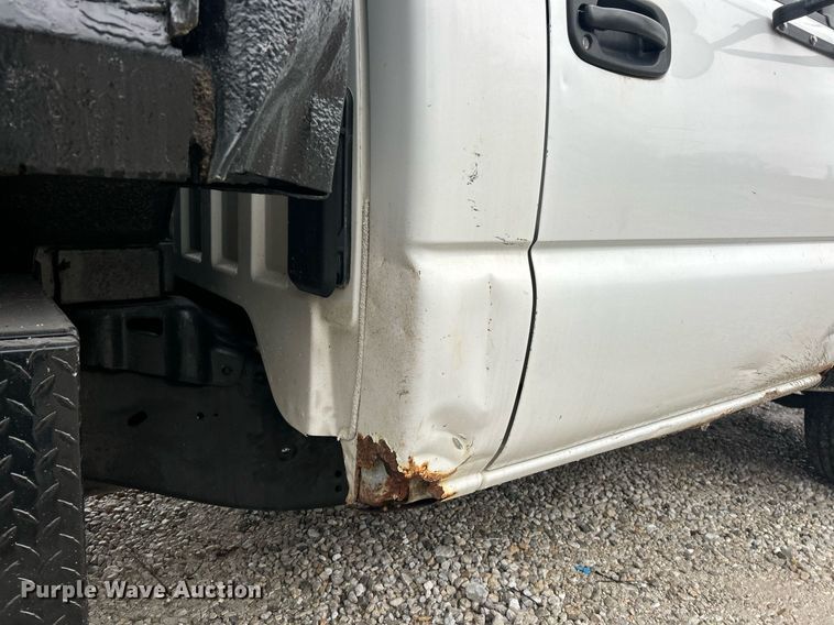 image for item EK2597 2005 Chevrolet Silverado 3500 dump bed pickup truck