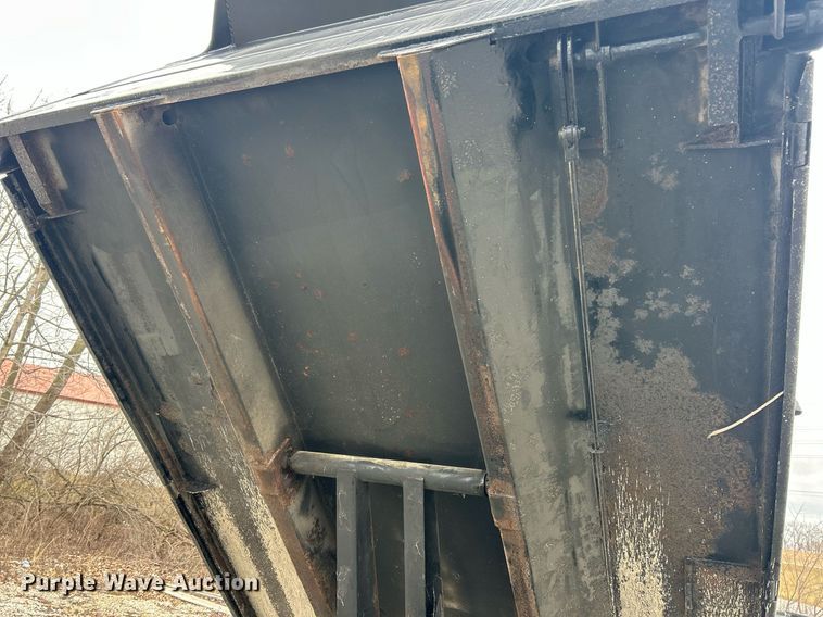 image for item EK2597 2005 Chevrolet Silverado 3500 dump bed pickup truck