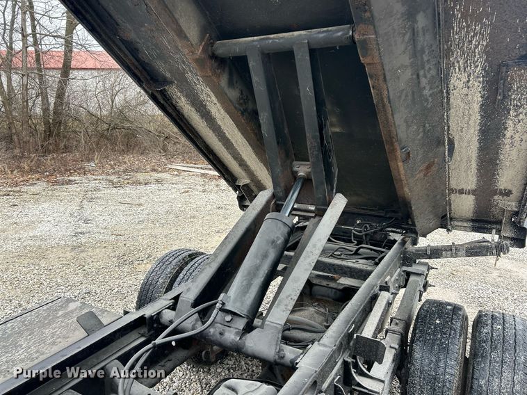image for item EK2597 2005 Chevrolet Silverado 3500 dump bed pickup truck