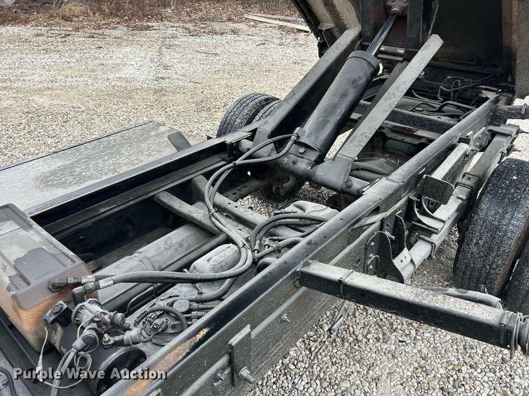 image for item EK2597 2005 Chevrolet Silverado 3500 dump bed pickup truck