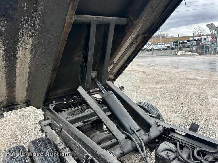 image for item EK2597 2005 Chevrolet Silverado 3500 dump bed pickup truck