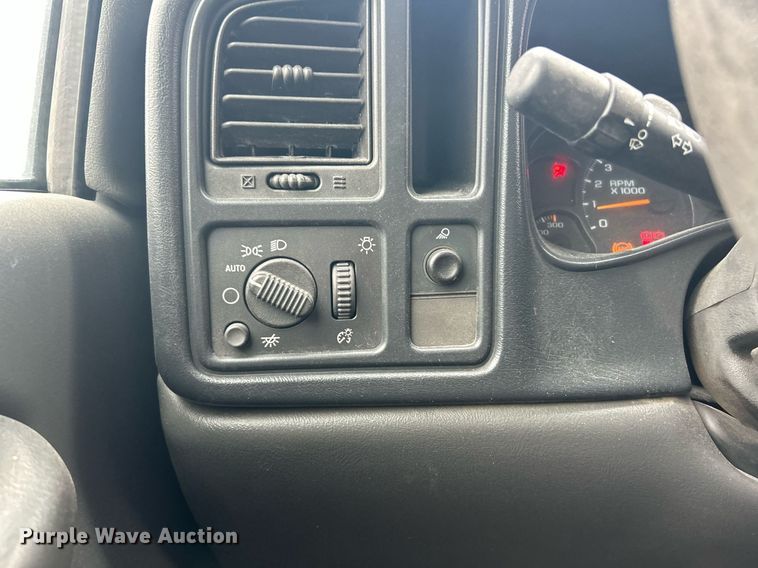 image for item EK2597 2005 Chevrolet Silverado 3500 dump bed pickup truck