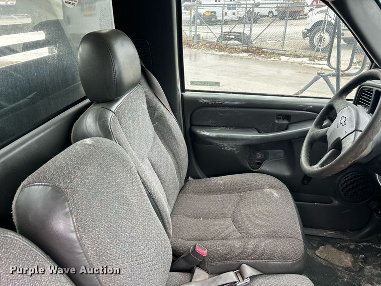 image for item EK2597 2005 Chevrolet Silverado 3500 dump bed pickup truck