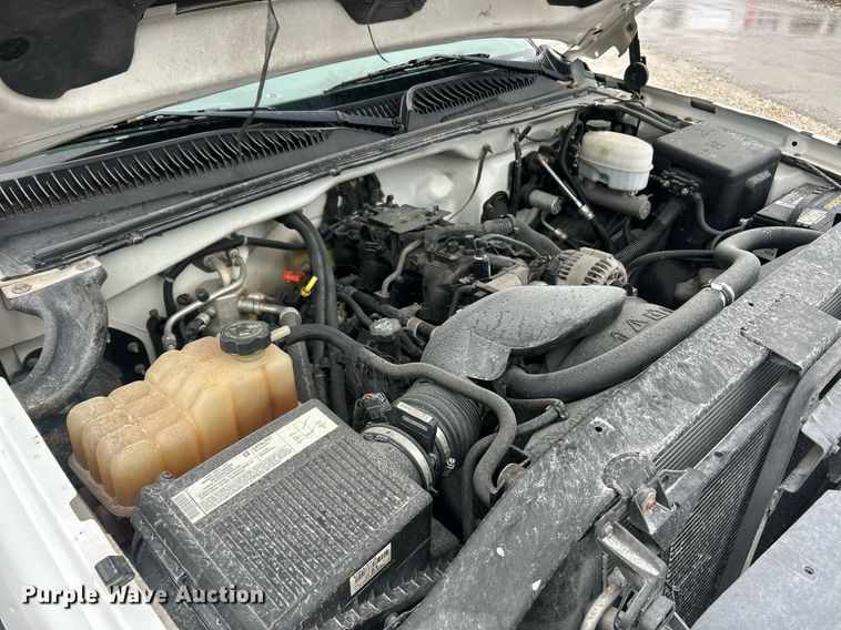 image for item EK2597 2005 Chevrolet Silverado 3500 dump bed pickup truck