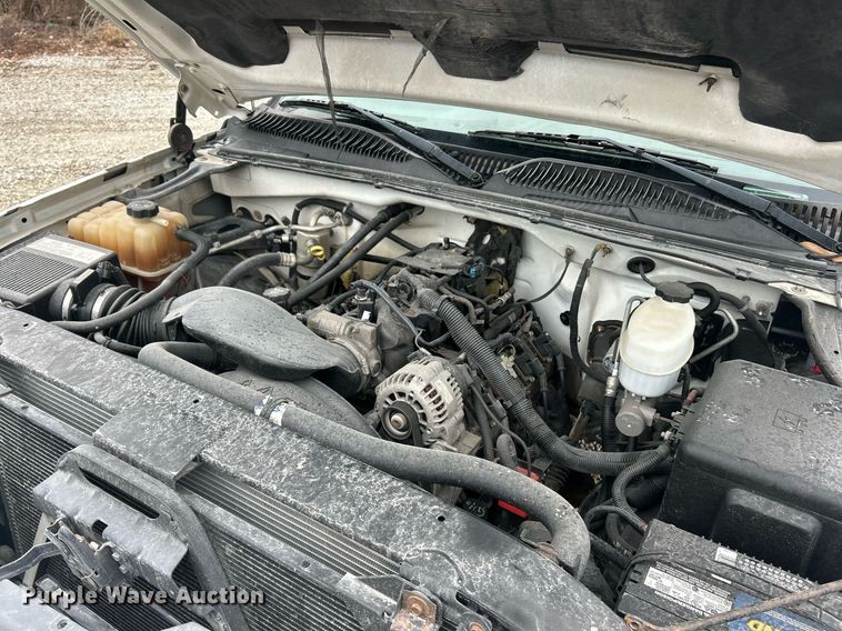 image for item EK2597 2005 Chevrolet Silverado 3500 dump bed pickup truck