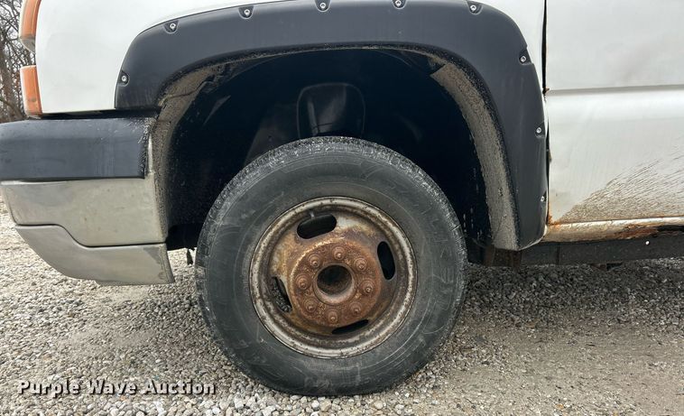 image for item EK2597 2005 Chevrolet Silverado 3500 dump bed pickup truck