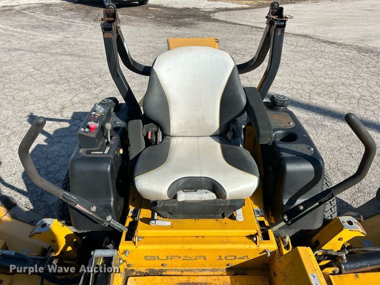 image for item EK2605 2017 Hustler Super 104 ZTR lawn mower