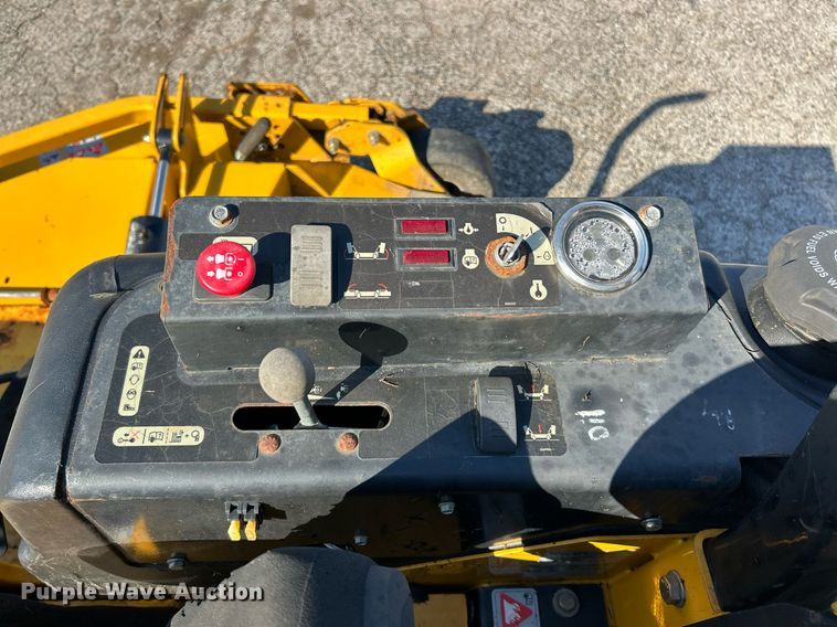 image for item EK2605 2017 Hustler Super 104 ZTR lawn mower