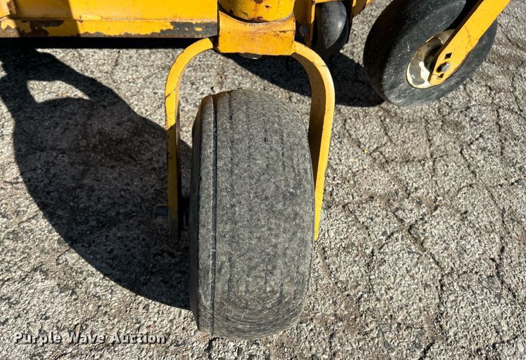 image for item EK2605 2017 Hustler Super 104 ZTR lawn mower