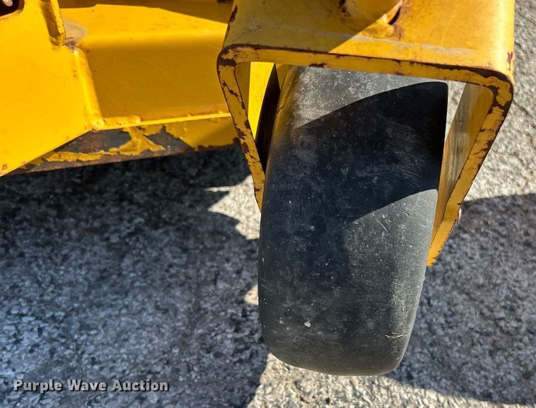 image for item EK2605 2017 Hustler Super 104 ZTR lawn mower