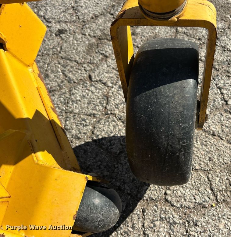 image for item EK2605 2017 Hustler Super 104 ZTR lawn mower