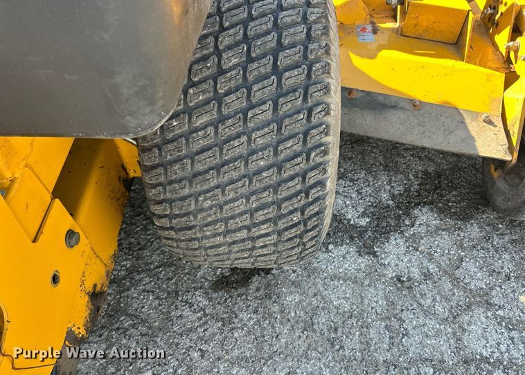 image for item EK2605 2017 Hustler Super 104 ZTR lawn mower