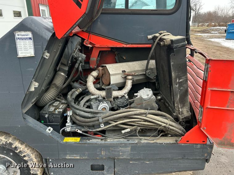 image for item EK2631 Power Boss Armadillo 9XR sweeper