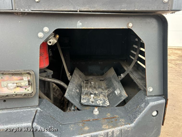 image for item EK2631 Power Boss Armadillo 9XR sweeper