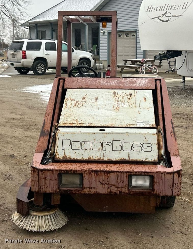 image for item EK2632 2000 Minuteman Powerboss Armadillo SW/8XV sweeper