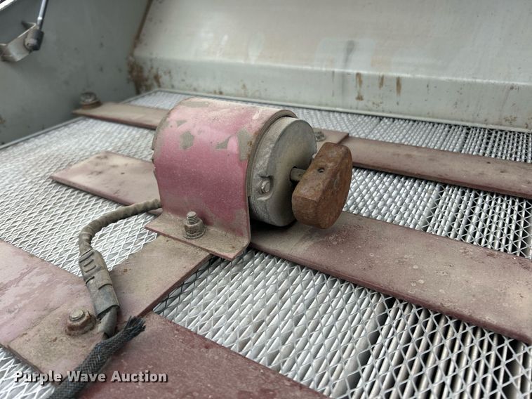 image for item EK2632 2000 Minuteman Powerboss Armadillo SW/8XV sweeper