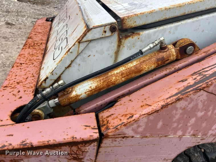 image for item EK2632 2000 Minuteman Powerboss Armadillo SW/8XV sweeper