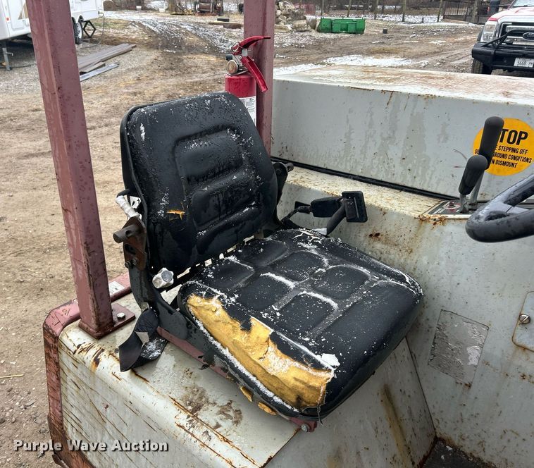 image for item EK2632 2000 Minuteman Powerboss Armadillo SW/8XV sweeper