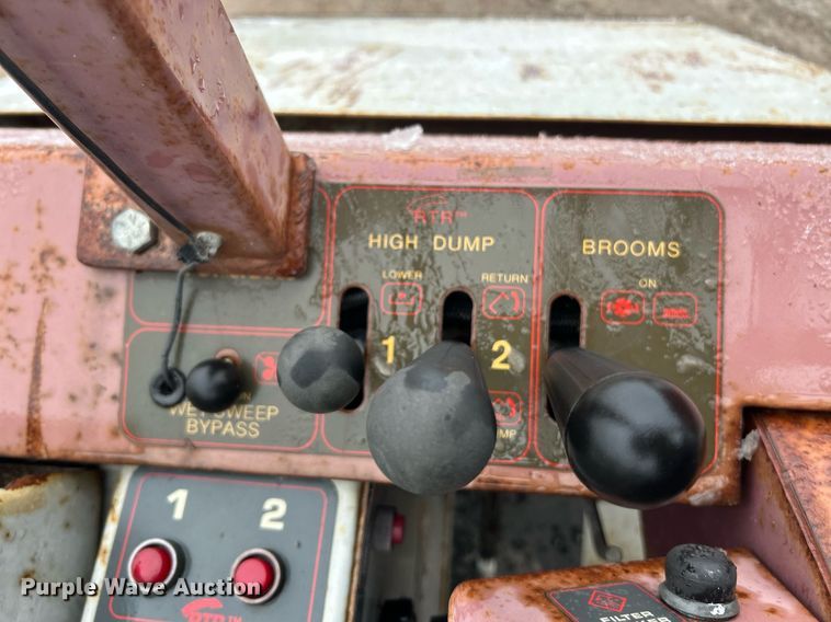 image for item EK2632 2000 Minuteman Powerboss Armadillo SW/8XV sweeper