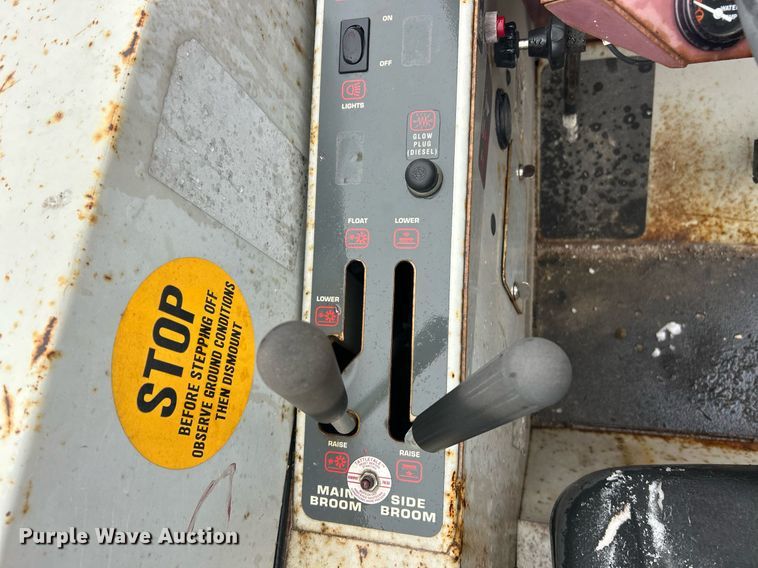 image for item EK2632 2000 Minuteman Powerboss Armadillo SW/8XV sweeper